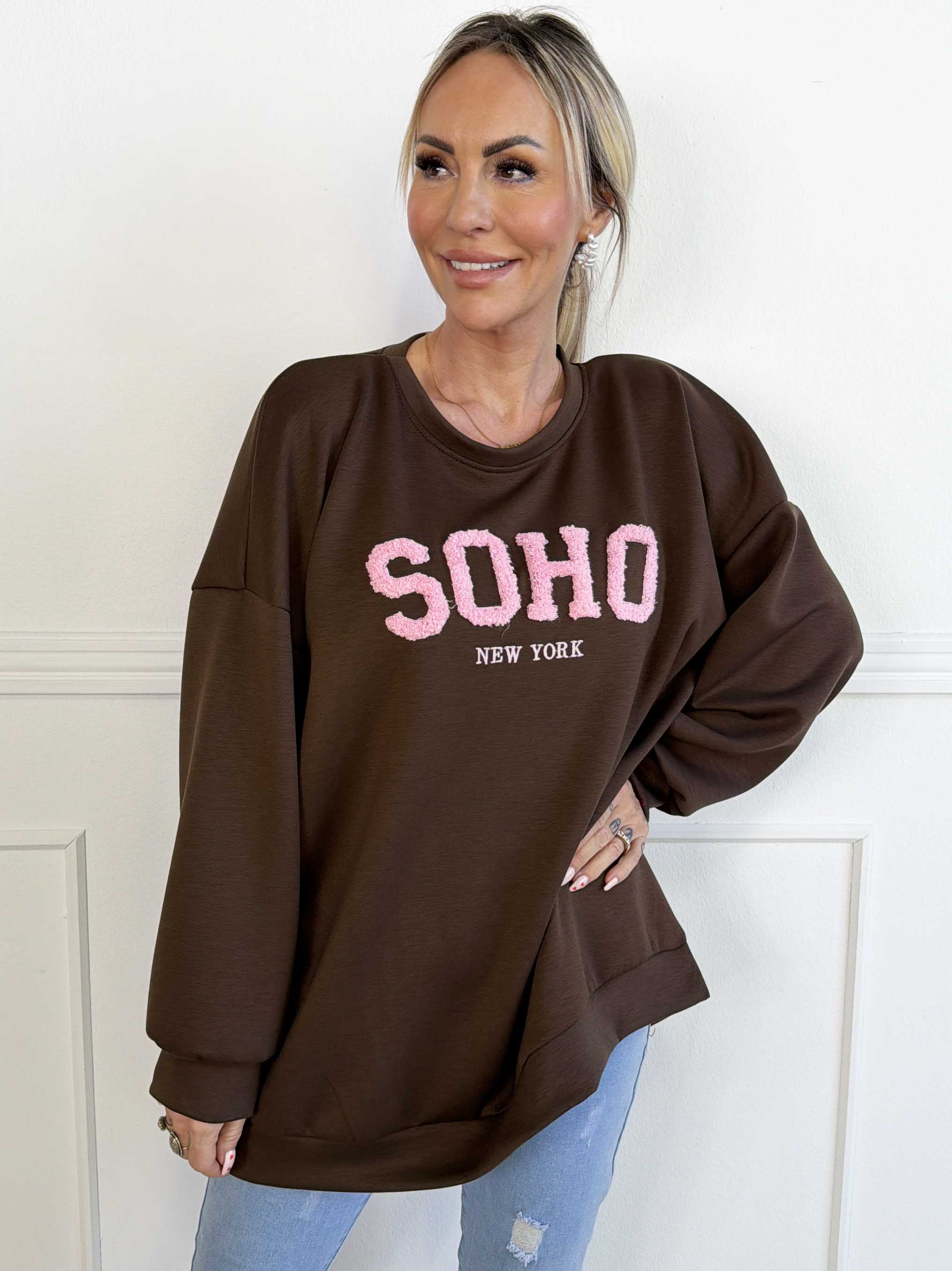 Lindsay - Blød sweatshirt med SOHO skrevet på brystet